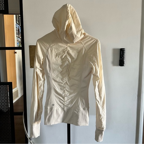 lululemon athletica Jackets & Blazers - Lululemon Athletica Cream Hoodie reversible jacket size 6